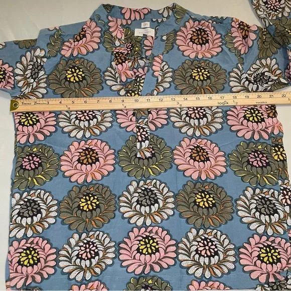 Ann Taylor Women's Top, size S, Split‎ Neck, Blue Floral, Softened Collection - Picture 12 of 14